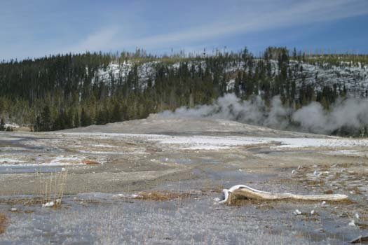 USA WY YellowstoneNP 2004NOV01 OldFaithful 022